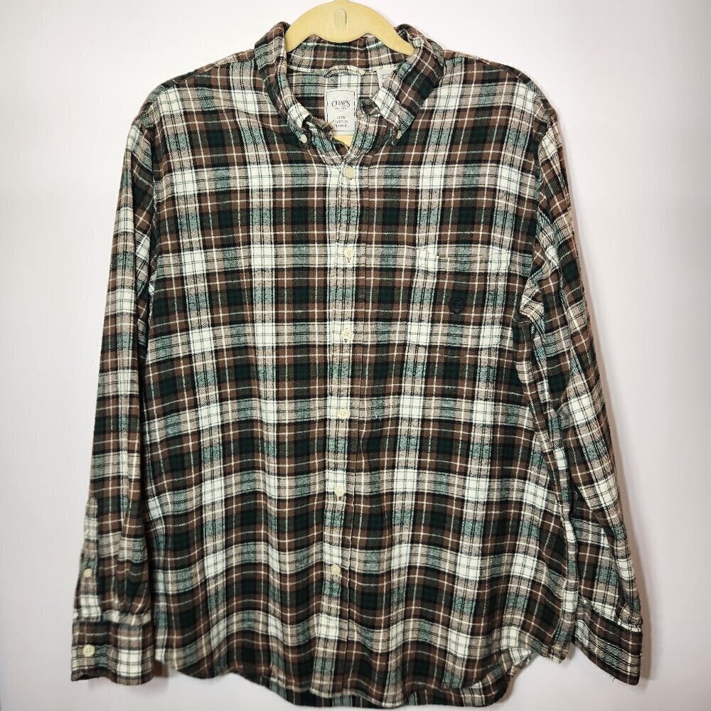Men's XL Chap's Plaid Flannel Button down Long Sleeve Shirt.